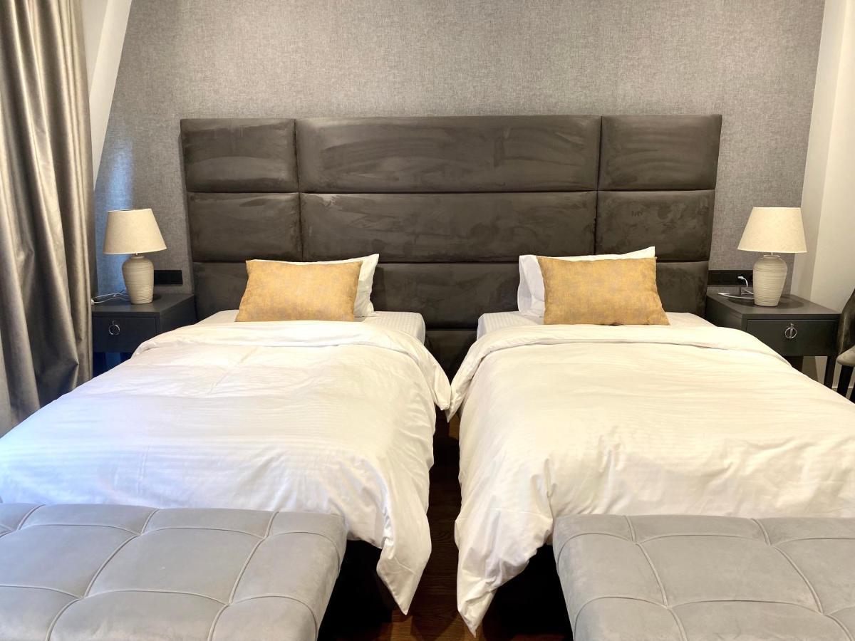 Heart Of Yerevan - City Center Luxury Apartments Esterno foto
