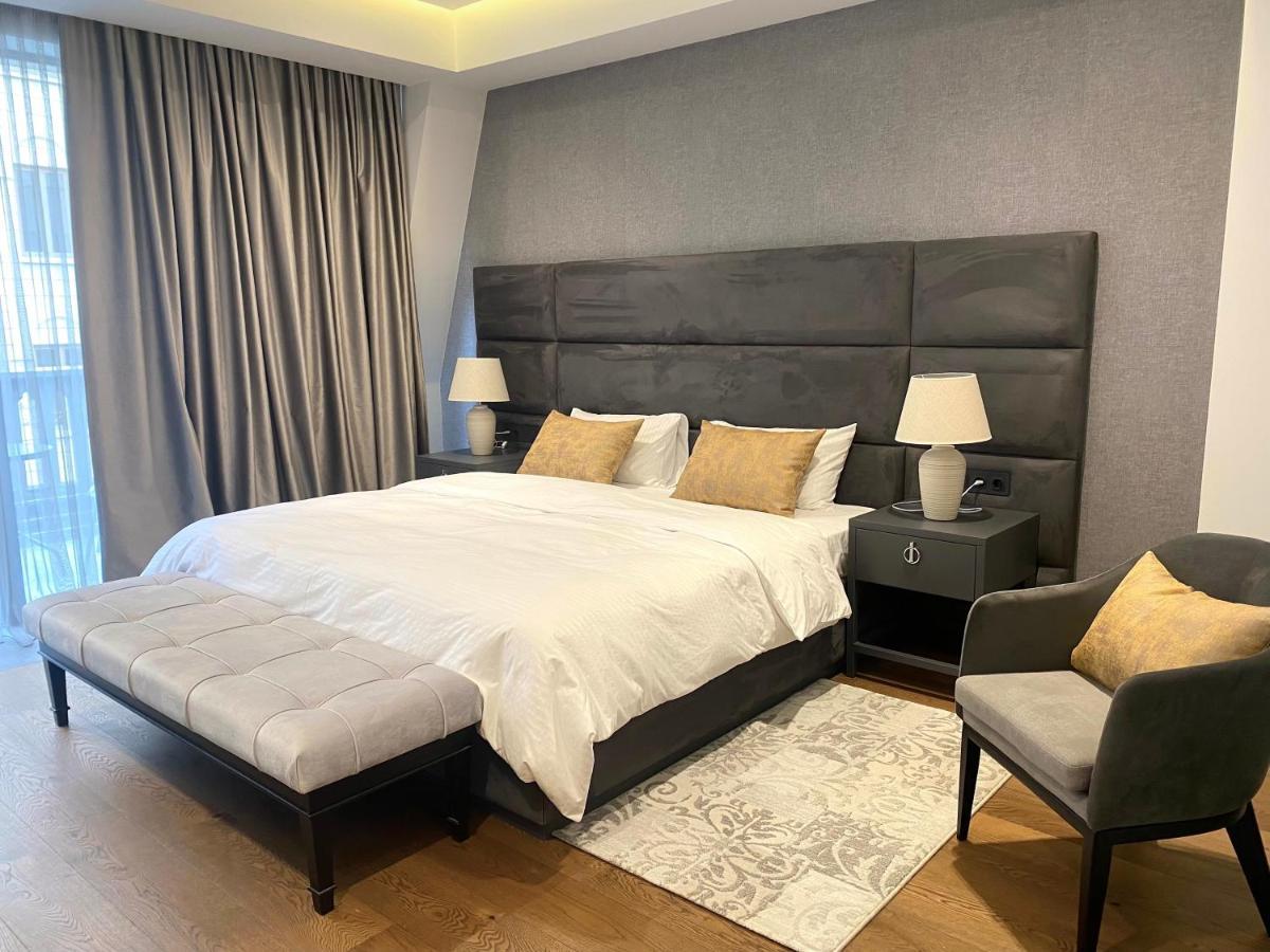Heart Of Yerevan - City Center Luxury Apartments Esterno foto