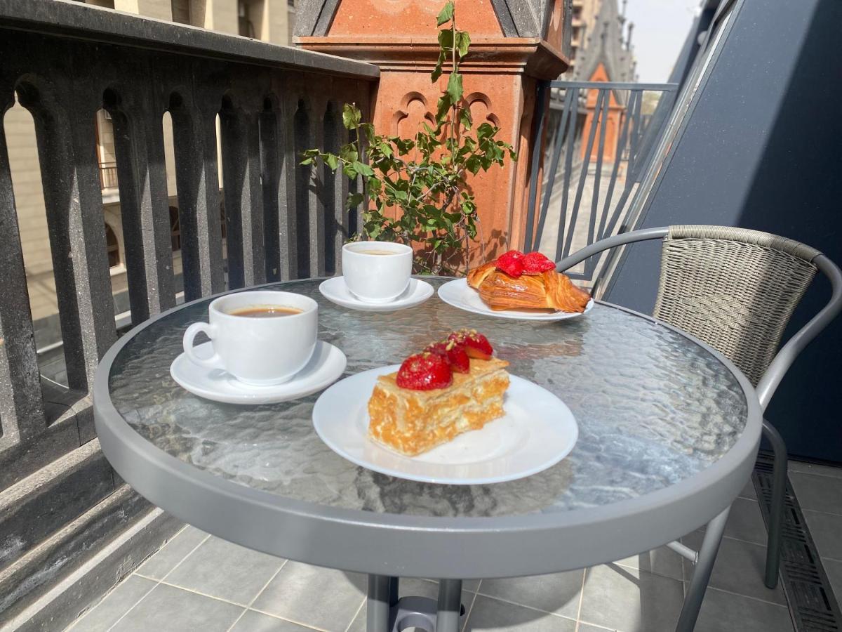 Heart Of Yerevan - City Center Luxury Apartments Esterno foto