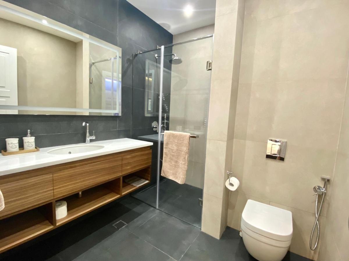 Heart Of Yerevan - City Center Luxury Apartments Esterno foto