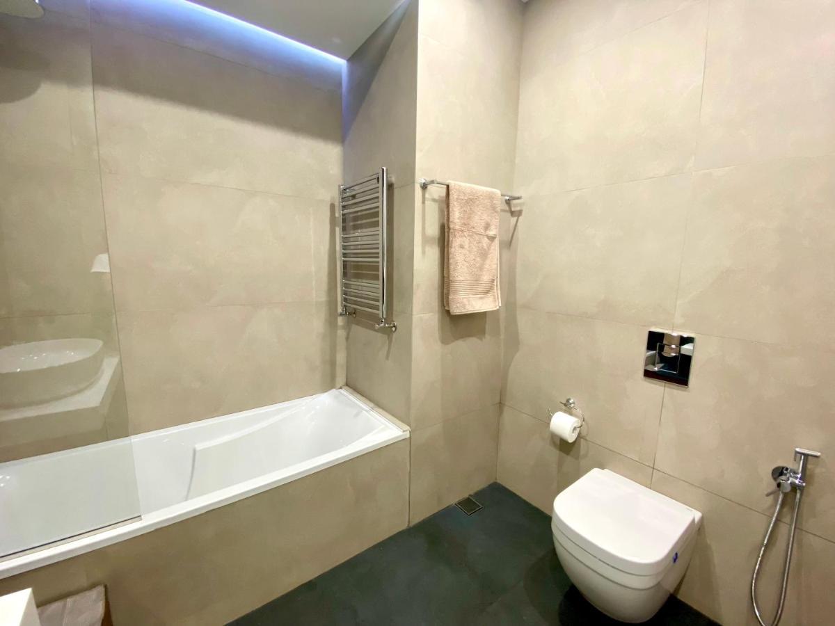 Heart Of Yerevan - City Center Luxury Apartments Esterno foto