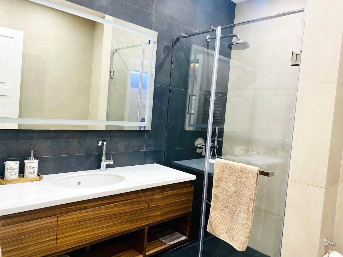 Heart Of Yerevan - City Center Luxury Apartments Esterno foto