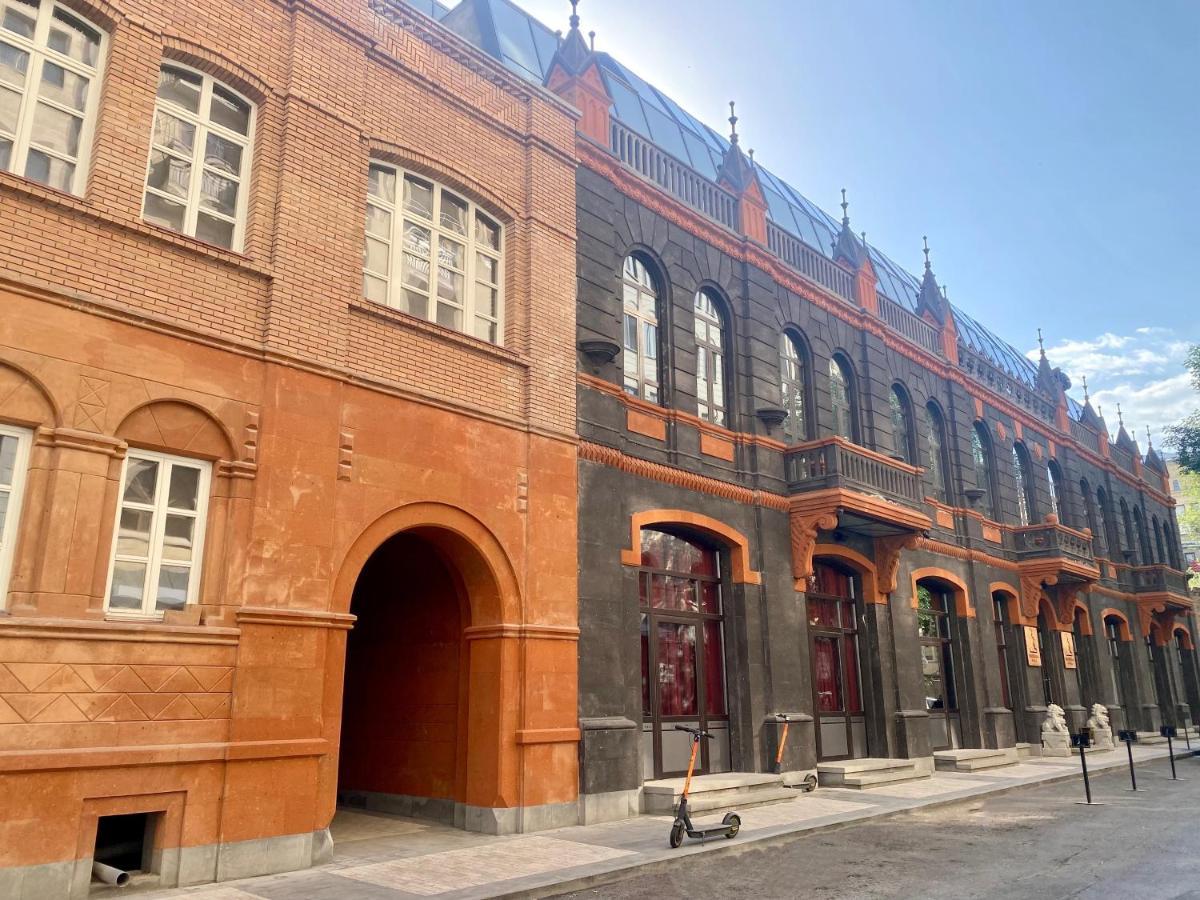 Heart Of Yerevan - City Center Luxury Apartments Esterno foto